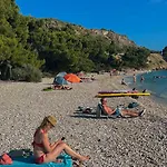 Veronika - Makarska By Guide Willa *