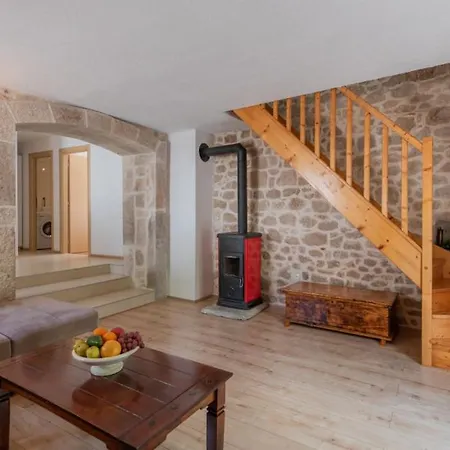 Villa Veronika - Makarska By Guide