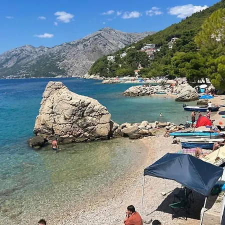 Veronika - Makarska By Guide