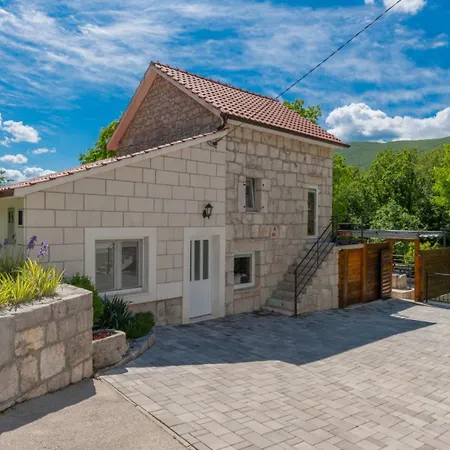 Veronika - Makarska By Guide * Poljica (Makarska)