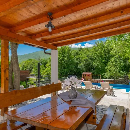 Veronika - Makarska By Guide * Poljica (Makarska)