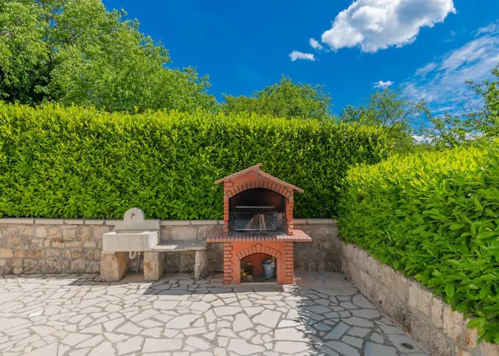 Villa Veronika - Makarska By Guide